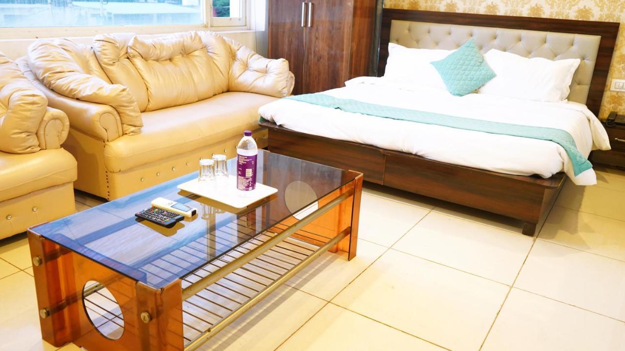 Aa Hotels & Resorts Zirakpur Bagian luar foto